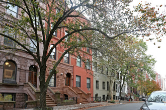120 W 81st St in New York, NY - Foto de edificio - Building Photo