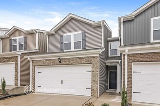 925 Greenville Wy in Knightdale, NC - Foto de edificio - Building Photo