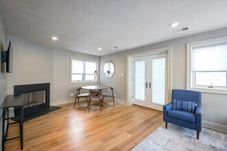 2100 Newport Pl NW in Washington, DC - Building Photo - Building Photo