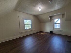 785 Colfax Ave-Unit -Unit 2 (Upper) in Benton Harbor, MI - Building Photo - Building Photo