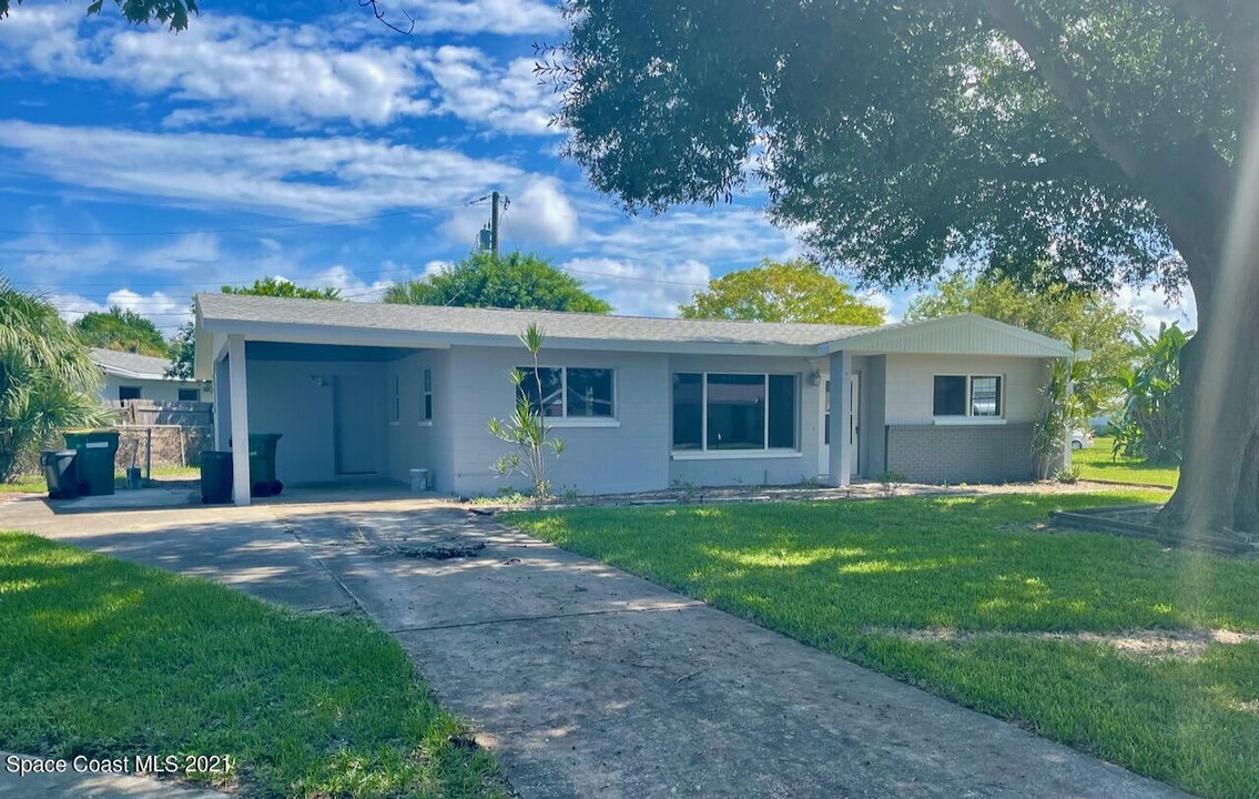 443 Oakridge Ave in Cocoa, FL - Building Photo