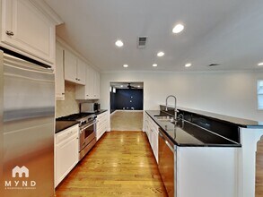 6111 Ellsworth Ave in Dallas, TX - Foto de edificio - Building Photo