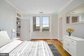 2129 Florida Ave NW in Washington, DC - Building Photo - Building Photo