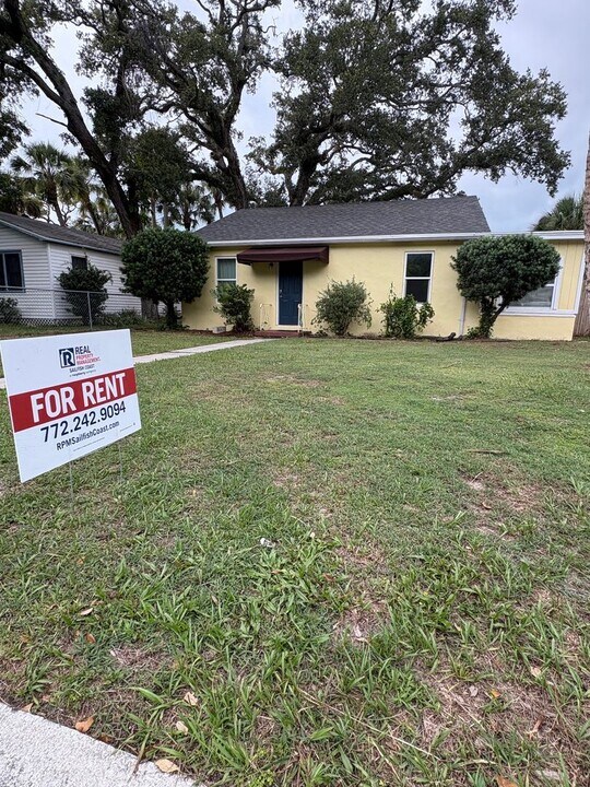 810 Citrus Ave in Fort Pierce, FL - Building Photo