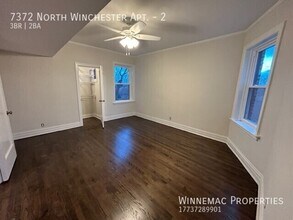 7372 N Winchester Ave in Chicago, IL - Foto de edificio - Building Photo
