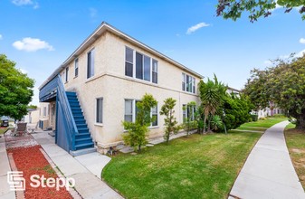 The Banner Apartments in Long Beach, CA - Building Photo - Building Photo