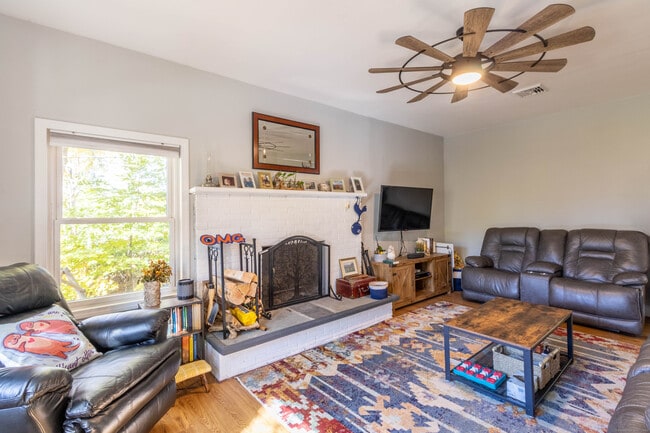 26 Firetown Rd in Simsbury, CT - Building Photo - Building Photo