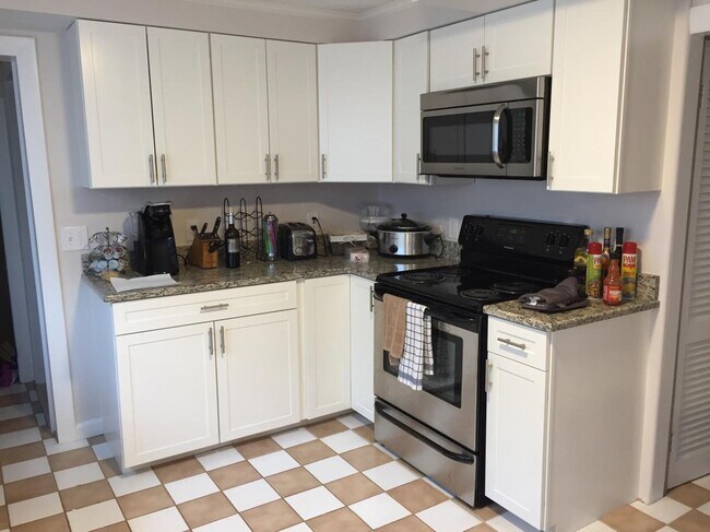 40 Hamilton St, Unit 1 in Medford, MA - Building Photo - Building Photo