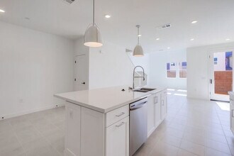 720 Metric Rd in San Marcos, CA - Building Photo - Building Photo