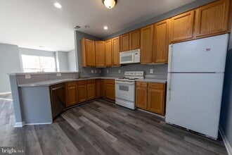 7685 Duneiden Ln in Manassas, VA - Building Photo - Building Photo