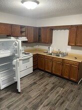 714 Park Ave, Unit 716 in Fostoria, OH - Building Photo - Building Photo