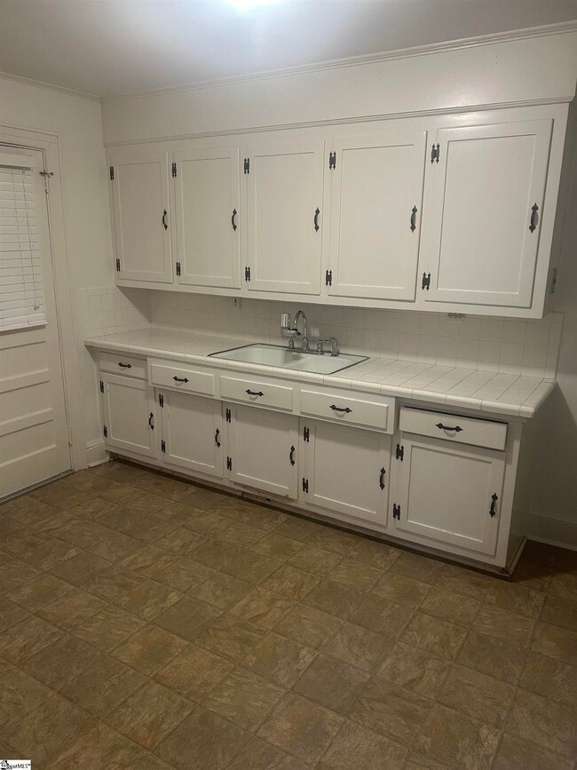 9 W Mountainview Ave in Greenville, SC - Building Photo - Building Photo