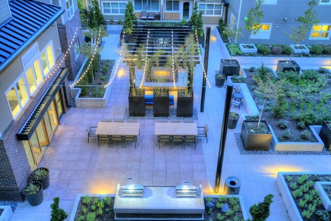 Urbana in Seattle, WA - Foto de edificio - Building Photo