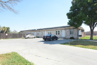 La casa grande Apartments in Hanford, CA - Building Photo - Building Photo