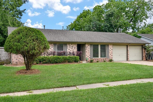 5815 Dryad Dr in Houston, TX - Building Photo - Building Photo