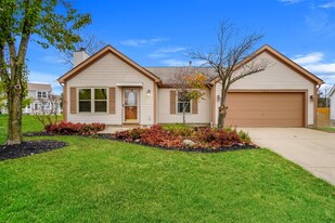 7512 Hazeltine Ct in Pickerington, OH - Building Photo