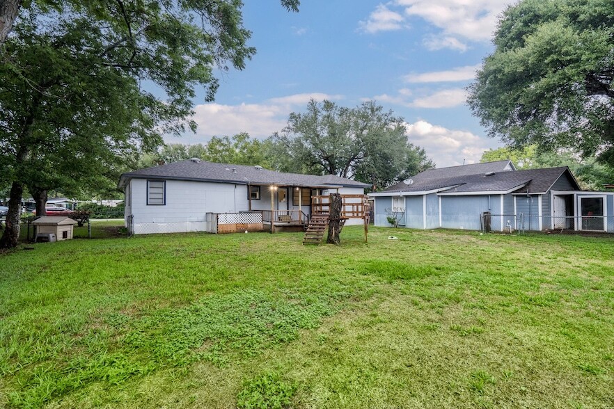 503 Carrell St, Unit 14104W in Tomball, TX - Building Photo