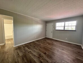 411 Sharp Ln NE in Knoxville, TN - Building Photo - Building Photo