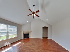 460 Torino Pl in Centerton, AR - Foto de edificio - Building Photo