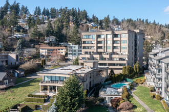 The Waterfront in Kirkland, WA - Building Photo - Building Photo