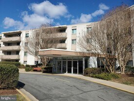 7501 Democracy Blvd in Bethesda, MD - Building Photo
