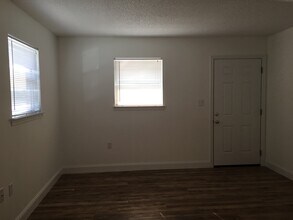 1417 29th St in Niceville, FL - Foto de edificio - Building Photo