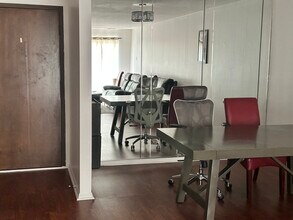 950 E Wilmette Rd, Unit 215 in Palatine, IL - Building Photo - Building Photo
