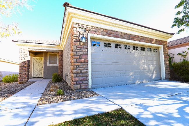 2558 Divine Sky Dr in Henderson, NV - Foto de edificio - Building Photo