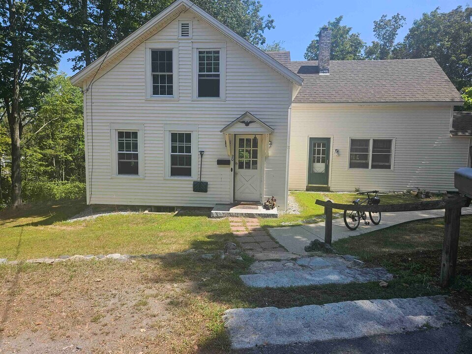 20 Prospect St in Milford, NH - Building Photo