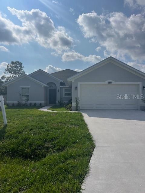 241 Grifford Dr in Poinciana, FL - Building Photo