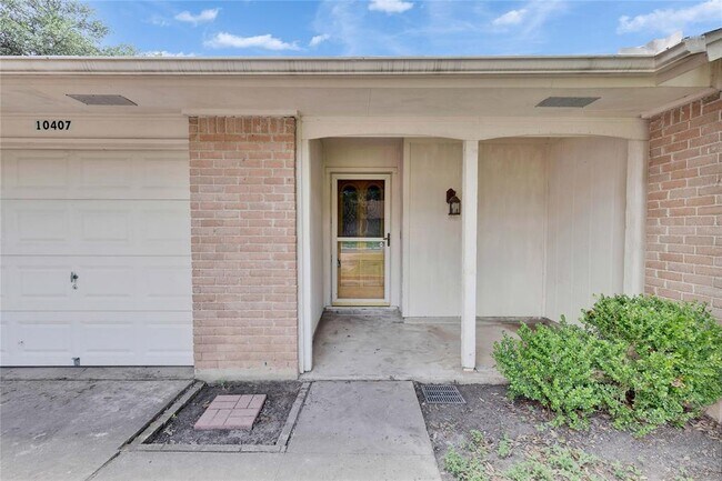 10407 Button Quail Dr in Austin, TX - Building Photo - Building Photo