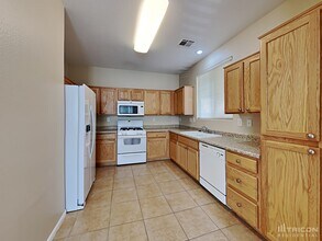 1322 Cactus Village Ave in Las Vegas, NV - Building Photo - Building Photo
