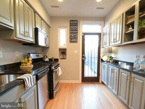 624 14th Pl NE in Washington, DC - Building Photo - Building Photo