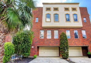 923 Birdsall St in Houston, TX - Building Photo