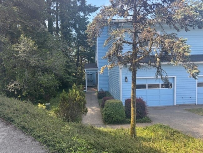 property at 1445 Seacrest Ln