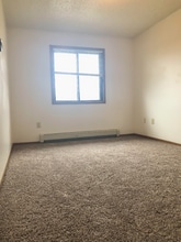1401 12th St E, Unit 2 in West Fargo, ND - Building Photo - Building Photo