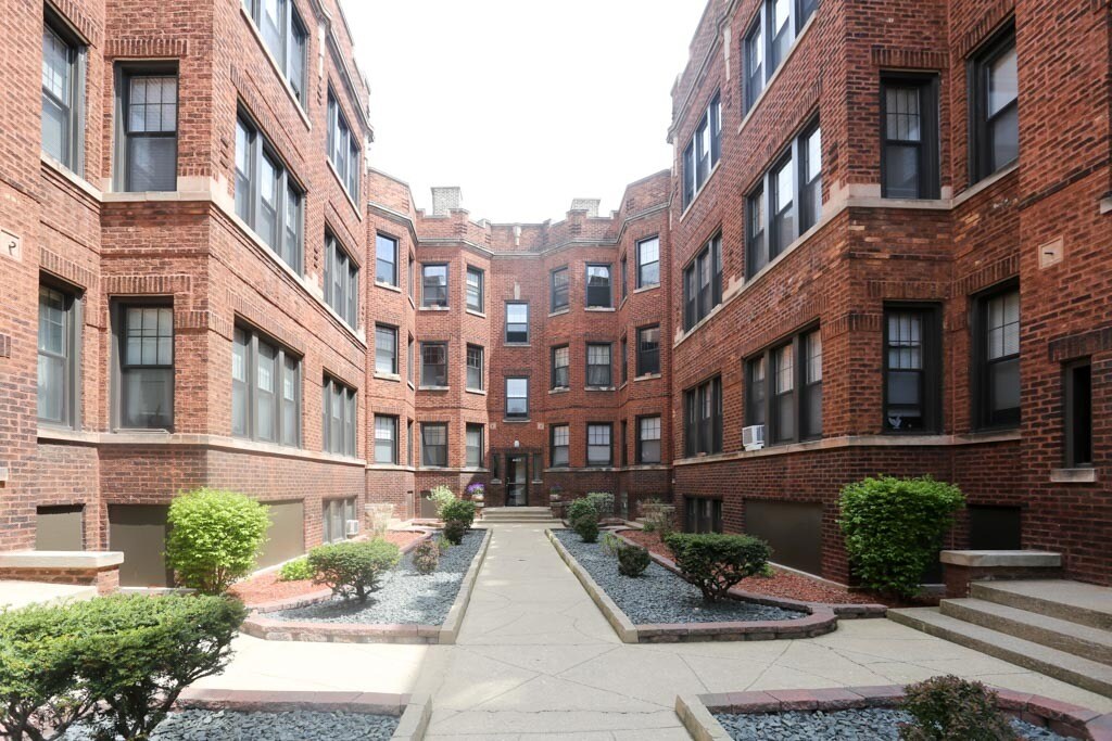 4422 N Wolcott Ave in Chicago, IL - Building Photo