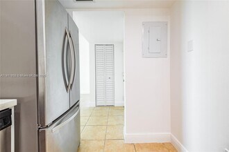 11750 SW 18th St in Miami, FL - Building Photo - Building Photo