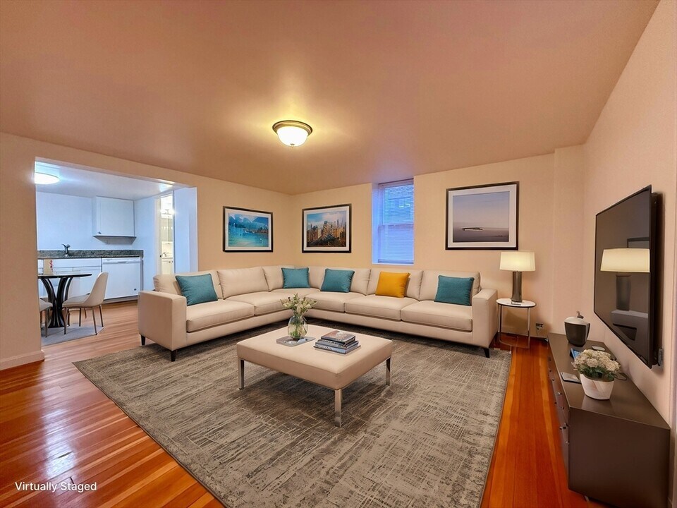 115 South St in Plainville, MA - Building Photo