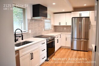 2125 N 90th St in Seattle, WA - Building Photo - Building Photo