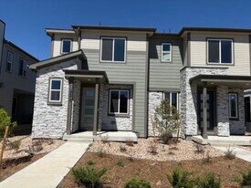 17215 E Alameda Pkwy in Aurora, CO - Building Photo