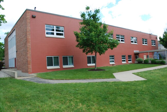 822 Cherry St SE in Grand Rapids, MI - Foto de edificio - Building Photo