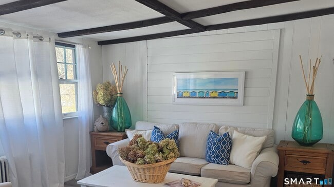 84 E Main St in Branford, CT - Building Photo - Building Photo