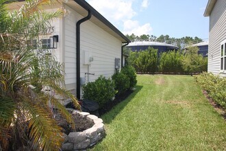 1975 Amberly Dr in Middleburg, FL - Building Photo - Building Photo