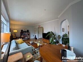 91 Longwood Ave, Unit 1 in Brookline, MA - Building Photo - Building Photo
