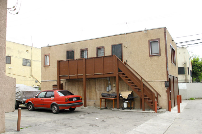 1126-1130 E Alhambra Ct in Long Beach, CA - Building Photo - Building Photo