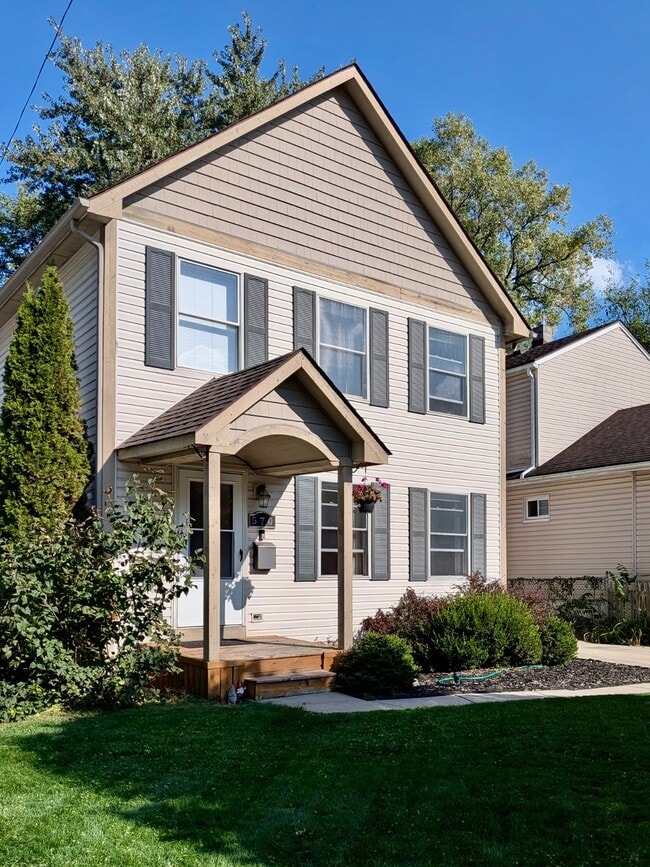 property at 570 Stratford Rd