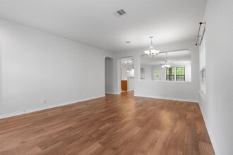 225 Hogg Pecan Pass in Austin, TX - Building Photo - Building Photo