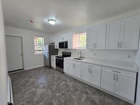 101-103-103 Shultas Pl in Hartford, CT - Building Photo