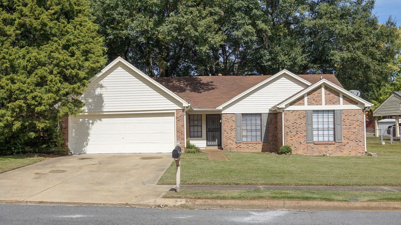 5120 Twinmeadows Dr in Memphis, TN - Building Photo